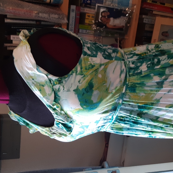 Fun and flirty dress - Picture 4 of 5